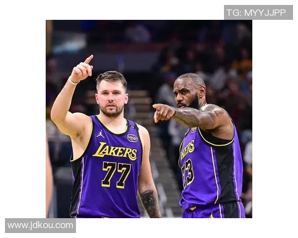 湖人勇士对决回顾2018年圣诞大战精彩瞬间与球员表现分析